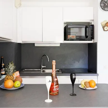 Palme D'or Yourhosthelper * Mandelieu